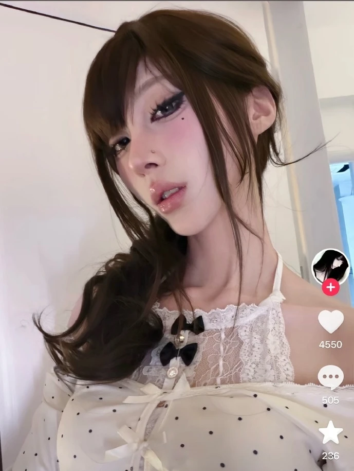 Không tin nổi hot girl đang nổi rần rần MXH hóa ra là 1 nam ca sĩ gen Z giả gái để kiếm cơm Không tin nổi hot girl đang nổi rần rần MXH hóa ra là 1 nam ca sĩ gen Z giả gái để kiếm cơm