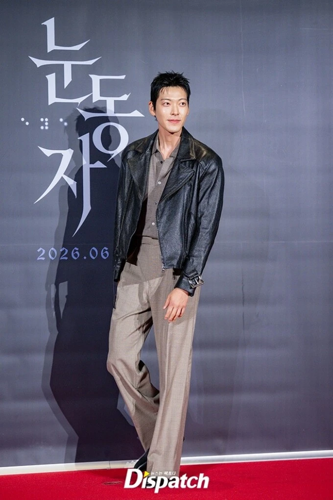 Kim Woo Bin ủng hộ đứa con tinh thần của Shin Min Ah Kim Woo Bin ủng hộ đứa con tinh thần của Shin Min Ah