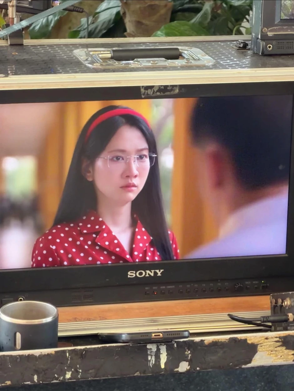 Lê Bống: 1 mình sống 10 cuộc đời