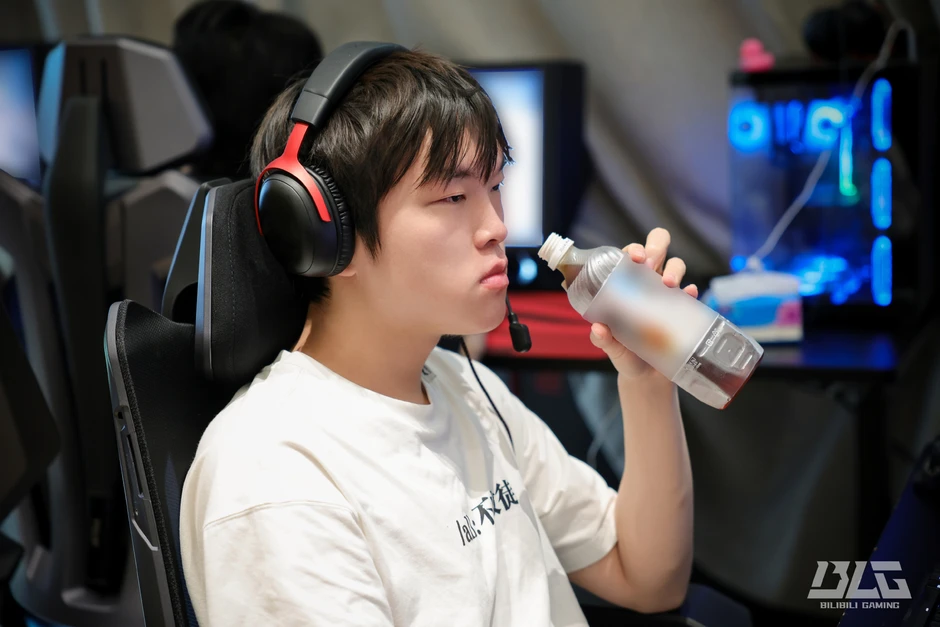 LPL xử lý Bin nhưng vẫn gây nhiều tranh cãi