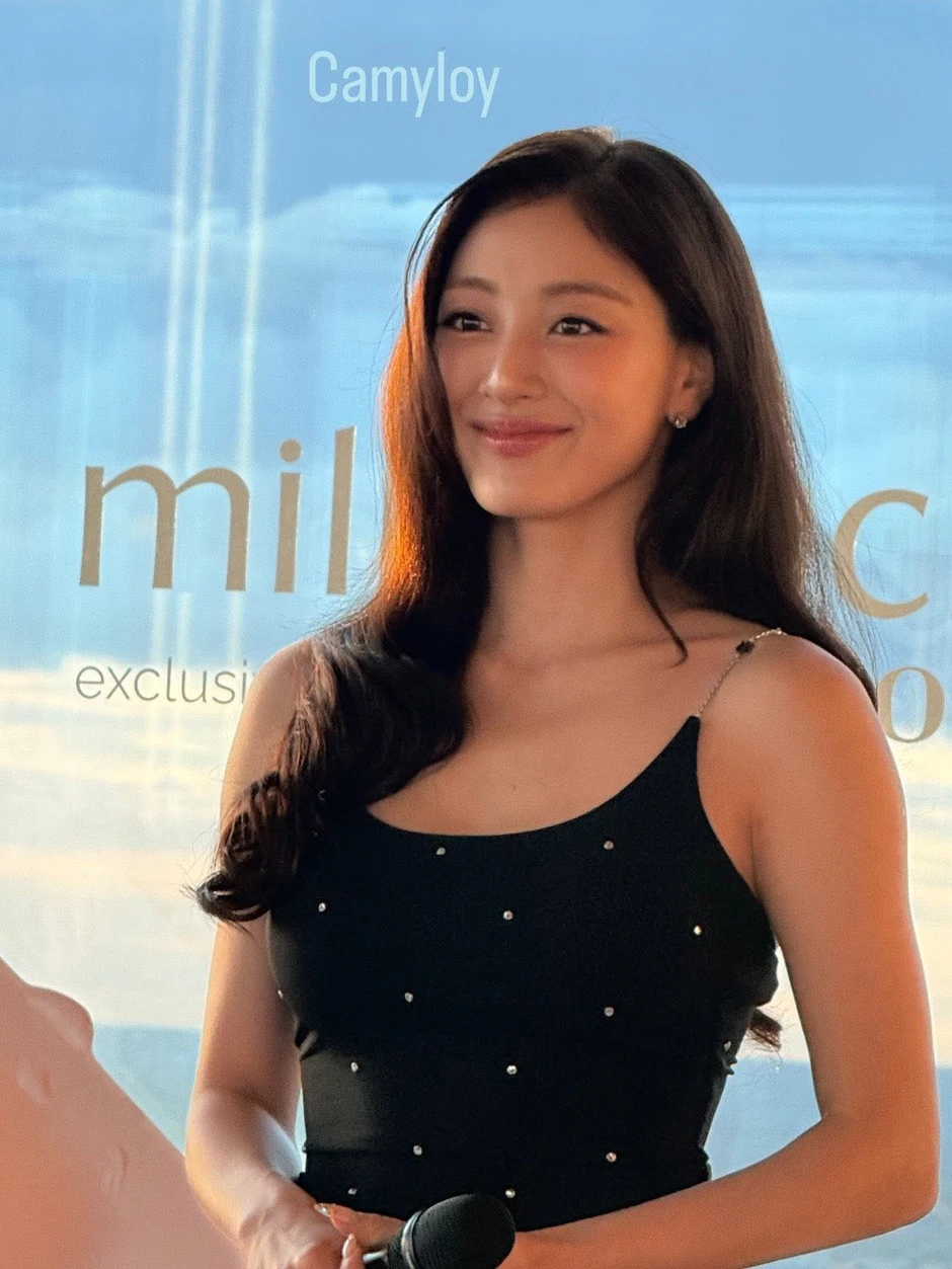 Mỹ nhân da nâu hot nhất châu Á: Nhan sắc cam thường hút 6 triệu view, vẻ đẹp nóng bỏng ai cũng thiện cảm Mỹ nhân da nâu hot nhất châu Á: Nhan sắc cam thường hút 6 triệu view, vẻ đẹp nóng bỏng ai cũng thiện cảm