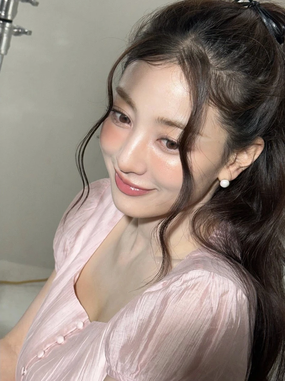 Mỹ nhân da nâu hot nhất châu Á: Nhan sắc cam thường hút 6 triệu view, vẻ đẹp nóng bỏng ai cũng thiện cảm Mỹ nhân da nâu hot nhất châu Á: Nhan sắc cam thường hút 6 triệu view, vẻ đẹp nóng bỏng ai cũng thiện cảm