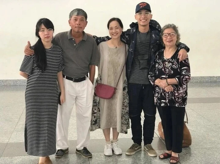 Mỹ nhân Hà thành trẻ nhất được phong NSND, hơn 30 năm hôn nhân chưa mặc váy cưới Mỹ nhân Hà thành trẻ nhất được phong NSND, hơn 30 năm hôn nhân chưa mặc váy cưới