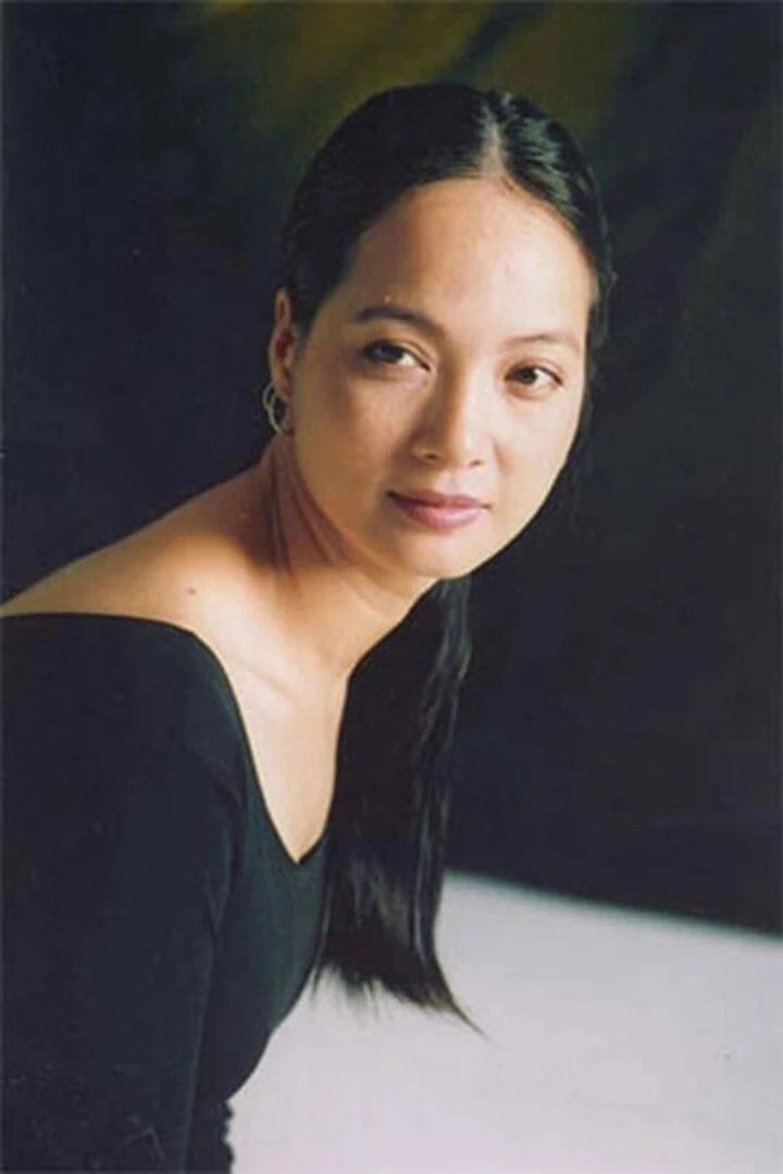Mỹ nhân Hà thành trẻ nhất được phong NSND, hơn 30 năm hôn nhân chưa mặc váy cưới Mỹ nhân Hà thành trẻ nhất được phong NSND, hơn 30 năm hôn nhân chưa mặc váy cưới