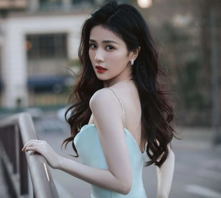 Người đẹp Bạch Lộc bị tẩy chay dữ dội