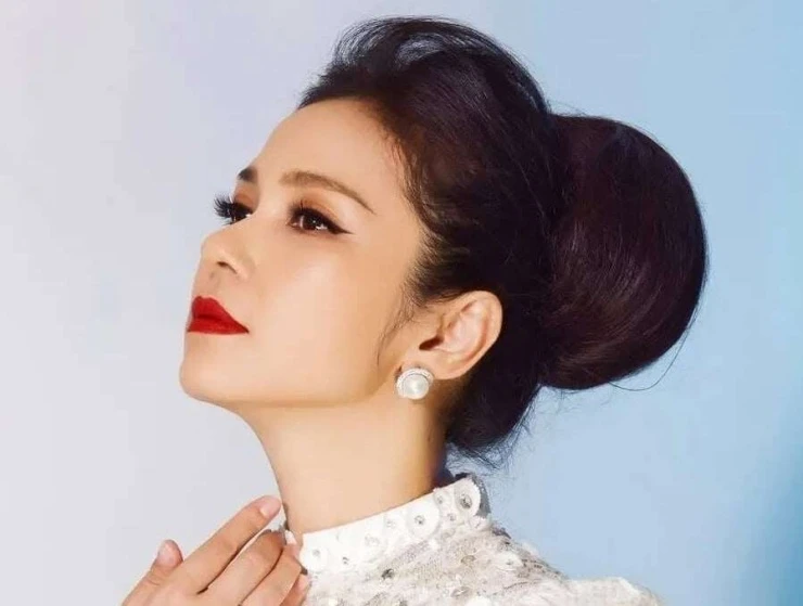 Người đẹp Tây Đô Việt Trinh nghẹn ngào: Anh ra đi đột ngột, người ở lại rất sốc Người đẹp Tây Đô Việt Trinh nghẹn ngào: Anh ra đi đột ngột, người ở lại rất sốc