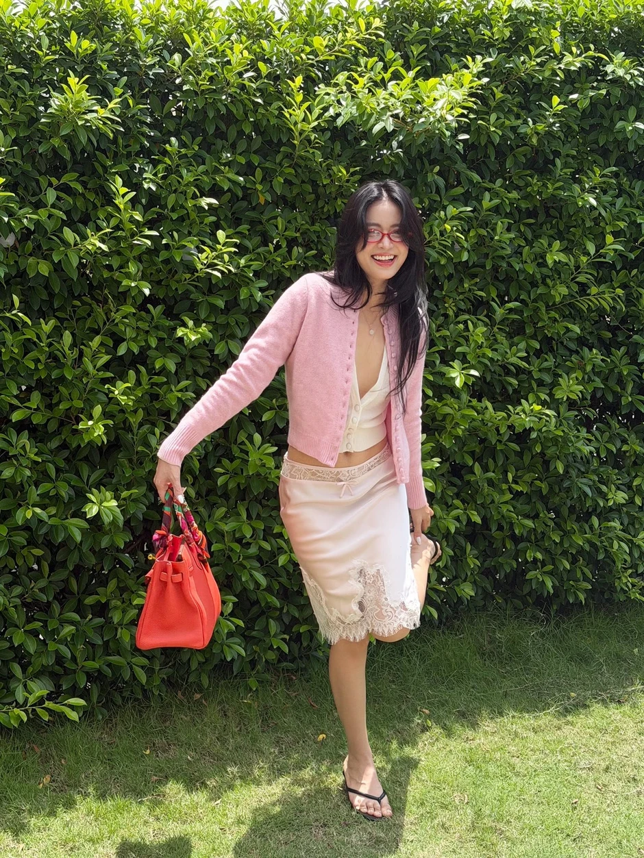 Nhận không ra Hoàng Thuỳ Linh