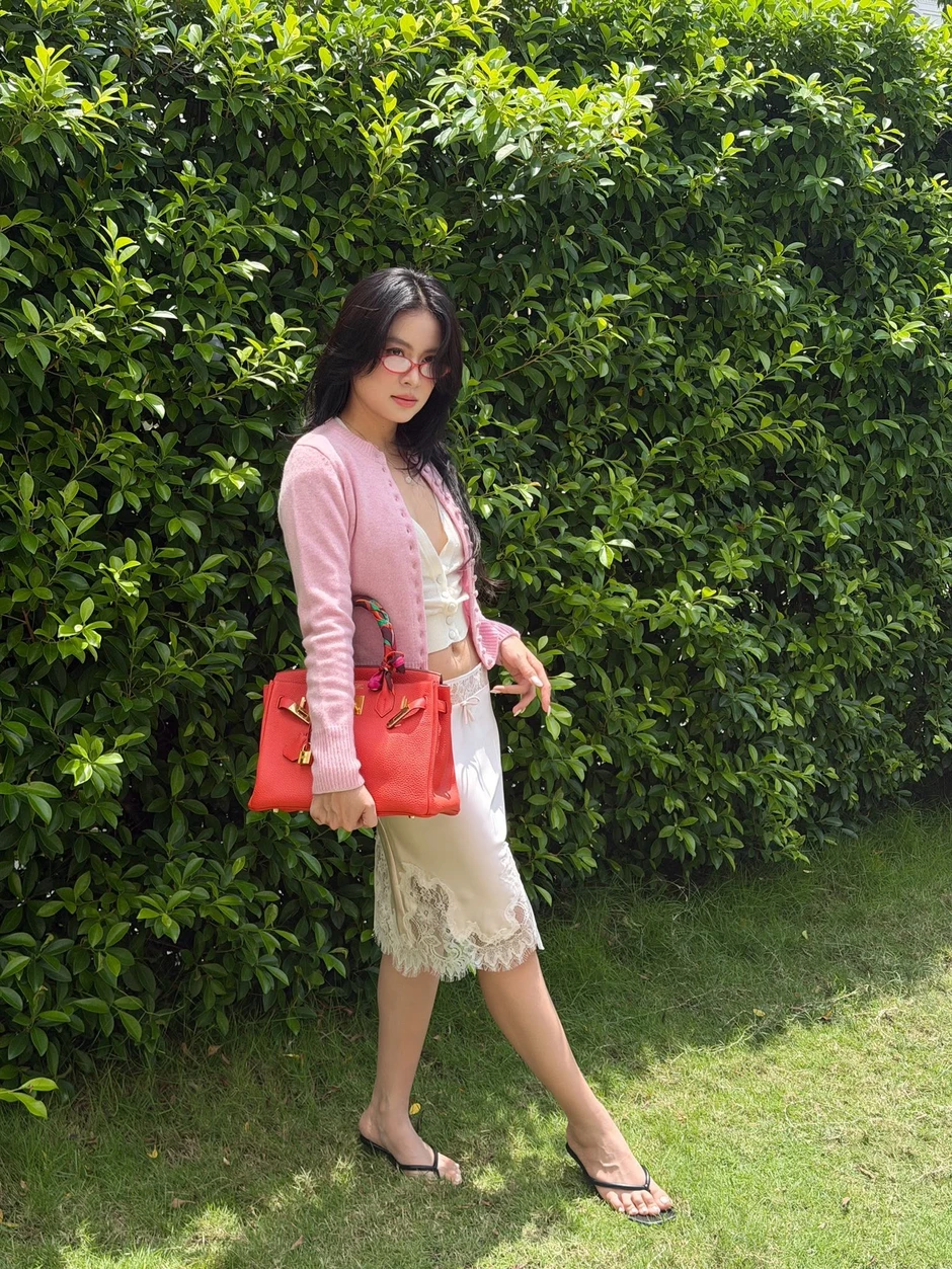 Nhận không ra Hoàng Thuỳ Linh