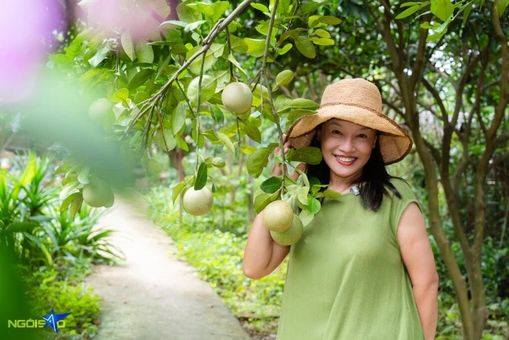 Những góc sống ảo trong khu vườn 4.000 m2 của Tú Oanh Những góc sống ảo trong khu vườn 4.000 m2 của Tú Oanh