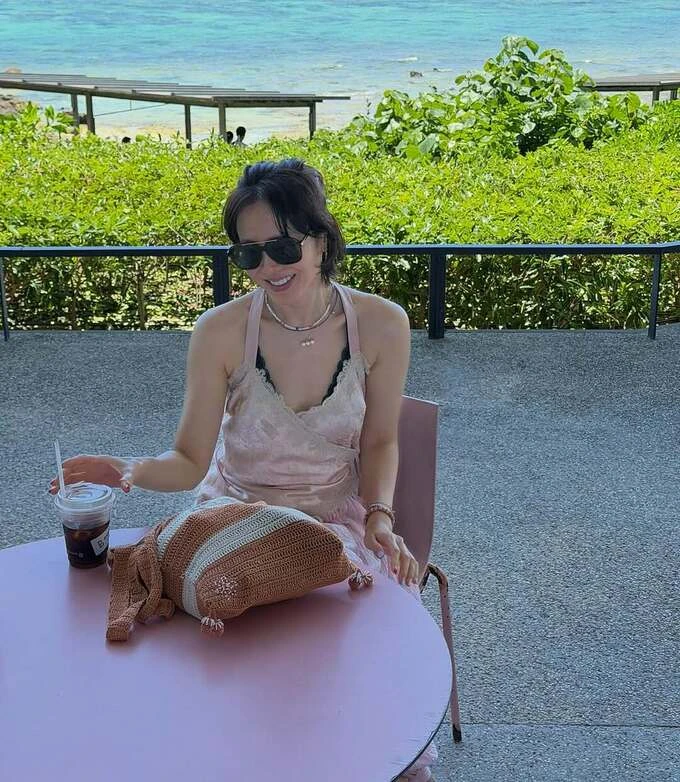 Son Ye Jin miệt mài ăn chơi với Hyun Bin và con trai ở đảo