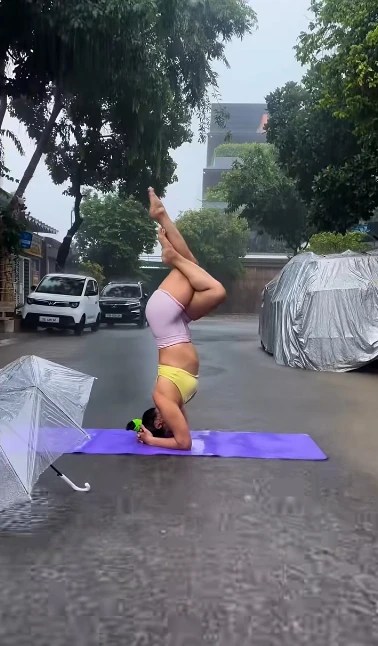 Tập Yoga dưới mưa, đoạn video ngắn của hot girl bất ngờ lan truyền gây tranh cãi