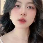 "Mất tập trung" trước biểu cảm nũng nịu hút hồn của cô giáo hotgirl xinh đẹp kenhtingame com thumb quot mat tap trung quot truoc bieu cam nung niu hut hon cua co giao hotgirl xinh dep 1ef81780690681736 940w
