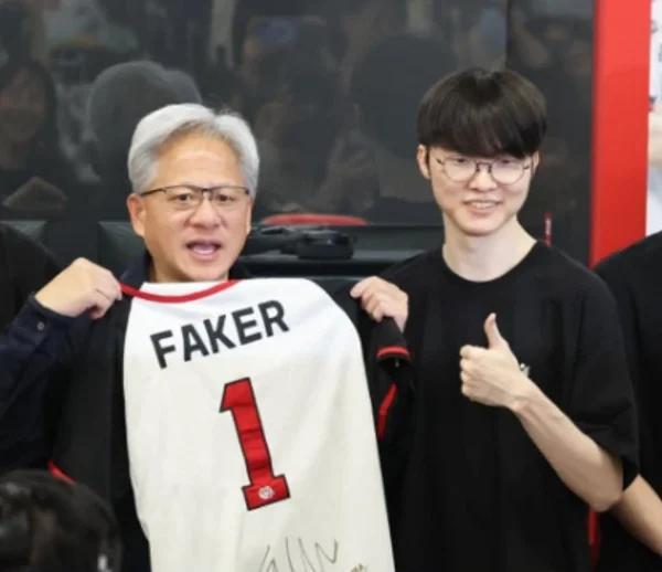 CEO của NVIDIA gặp Faker, còn tự nhận là fan của T1 kenhtingame com thumb ceo cua nvidia gap faker con tu nhan la fan cua t1 6e161780677605152 940w