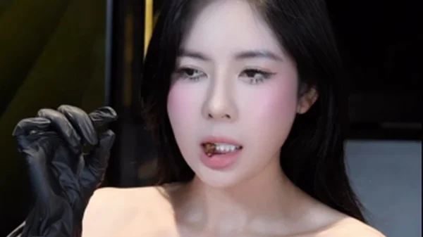 Hót gơ mukbang "Tiểu Cường" khiến CĐM náo loạn luôn kenhtingame com thumb hot go mukbang quot tieu cuong quot khien cdm nao loan luon a7011781040659778 940w