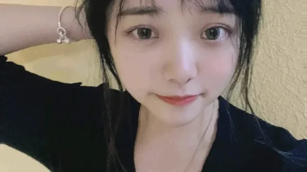 Lần đầu lộ diện, nữ streamer gây thất vọng bởi ngoại hình, bị cho là lừa dối khán giả kenhtingame com thumb lan dau lo dien nu streamer gay that vong boi ngoai hinh bi cho la lua doi khan gia 72bf1781542428649 940w
