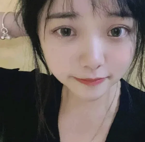 Lần đầu lộ diện, nữ streamer gây thất vọng bởi ngoại hình, bị cho là lừa dối khán giả kenhtingame com thumb lan dau lo dien nu streamer gay that vong boi ngoai hinh bi cho la lua doi khan gia 72bf1781542428649 940w