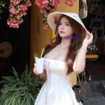 Phổ cổ Hội An đầy thơ mộng, càng cuốn hút hơn khi có hot girl xinh đẹp này xuất hiện kenhtingame com thumb pho co hoi an day tho mong cang cuon hut hon khi co hot girl xinh dep nay xuat hien 08151781725218482 940w