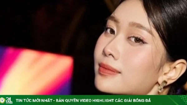 Phút chạnh lòng của BTV là hoa hậu, thủ khoa VTV9 nhưng lên sóng cuối cùng kenhtingame com thumb phut chanh long cua btv la hoa hau thu khoa vtv9 nhung len song cuoi cung e7f11782014479087 940w
