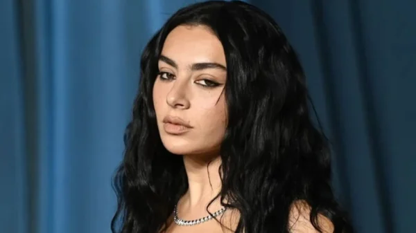 Sao Nữ Charli XCX Chia Sẻ Áp Lực Khi Chuyển Từ Ca Hát Sang Diễn Xuất Trong Phim ới Erupcja kenhtingame com thumb sao nu charli xcx chia se ap luc khi chuyen tu ca hat sang dien xuat trong phim oi erupcja a0db1780688621130 940w