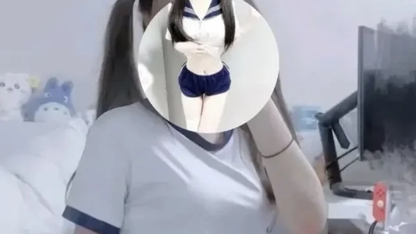 Streamer bị nền tảng quét gậy vì "hình ảnh gợi cảm", nỗi lòng không dám kêu oan kenhtingame com thumb streamer bi nen tang quet gay vi quot hinh anh goi cam quot noi long khong dam keu oan 5cbe1781360001574 940w