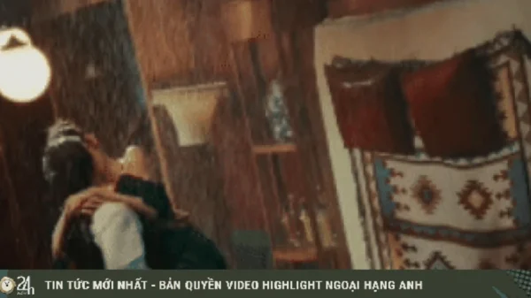 Tóc Tiên hôn Trần Ngọc Vàng gây sốc kenhtingame com thumb toc tien hon tran ngoc vang gay soc 83671780740594462 940w