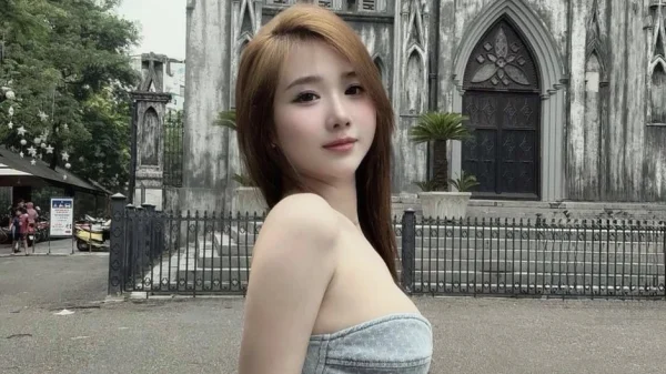 Tránh nóng với bộ ảnh "mát mắt" ở Nhà thờ Lớn của cô nàng hot girl xinh đẹp kenhtingame com thumb tranh nong voi bo anh quot mat mat quot o nha tho lon cua co nang hot girl xinh dep a1281781539403924 940w