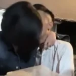 Xôn xao khoảnh khắc cô gái ngang nhiên "bá cổ, gạ gẫm" chú rể trong ngày cưới kenhtingame com thumb xon xao khoanh khac co gai ngang nhien quot ba co ga gam quot chu re trong ngay cuoi bdb61781292230506 940w