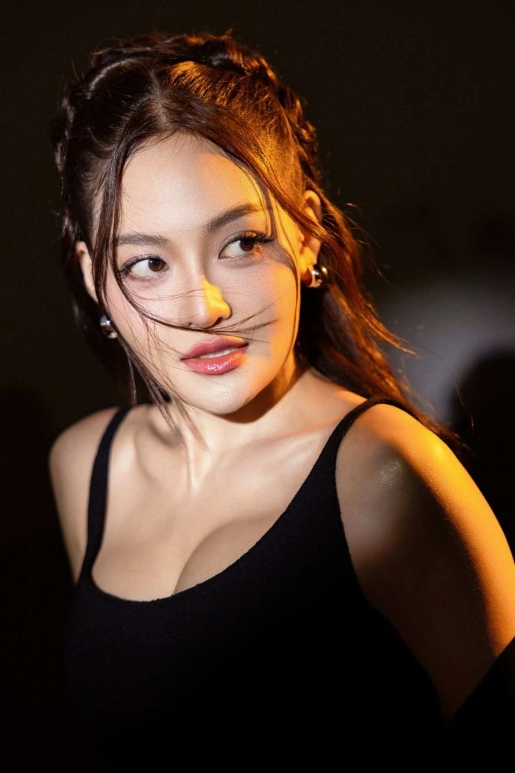 Thùy Anh tằn tiện từng đồng để chăm sóc 5 đứa con thơ