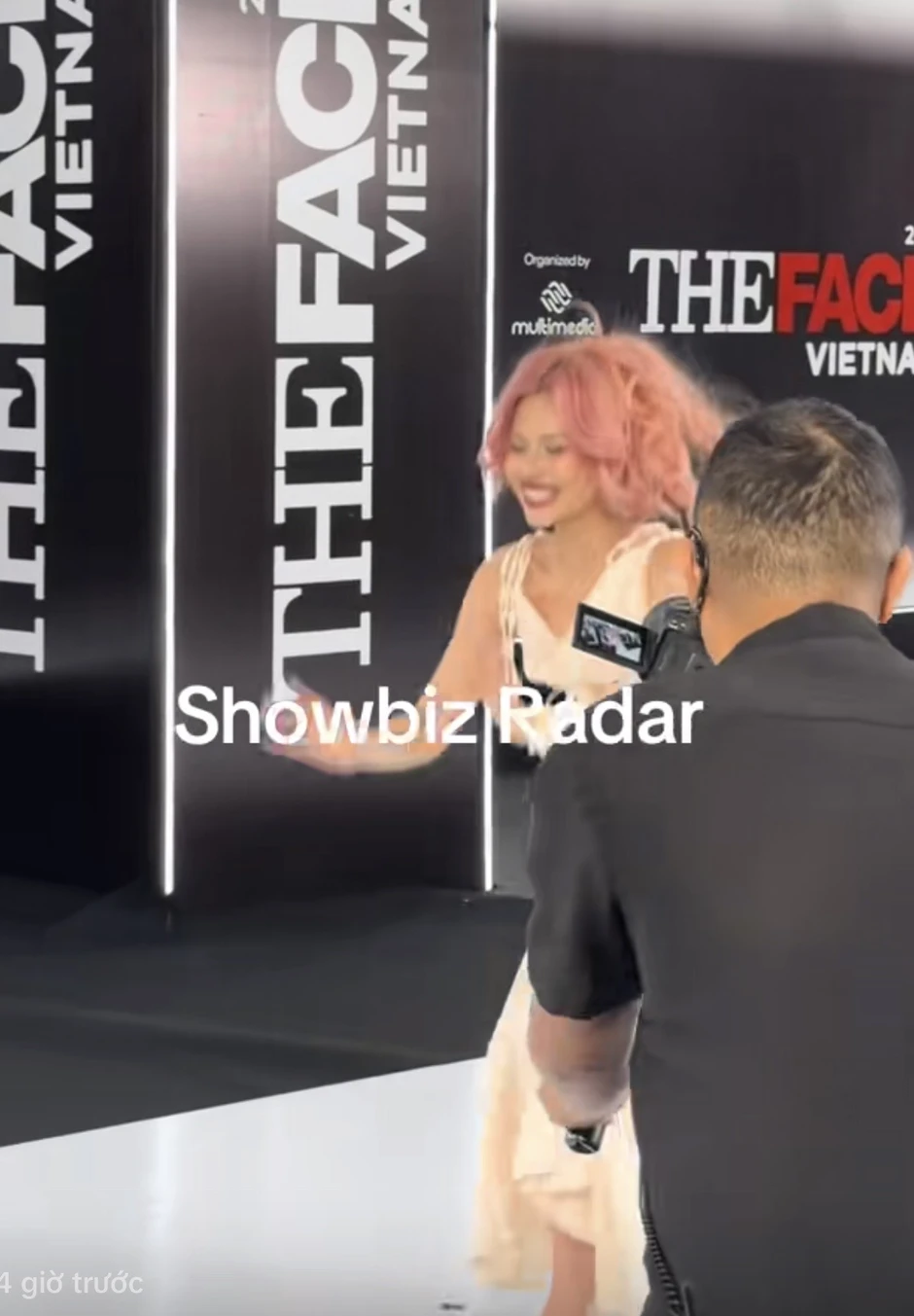 TikToker Châm Sứa khiến tất cả ngỡ ngàng tại The Face Việt Nam TikToker Châm Sứa khiến tất cả ngỡ ngàng tại The Face Việt Nam