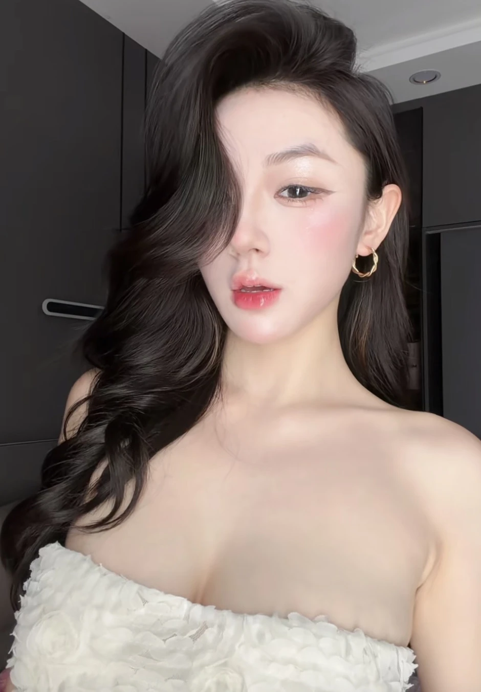 Trần Hà Linh lại lên video giật gân, lấy bệnh xã hội câu view Trần Hà Linh lại lên video giật gân, lấy bệnh xã hội câu view