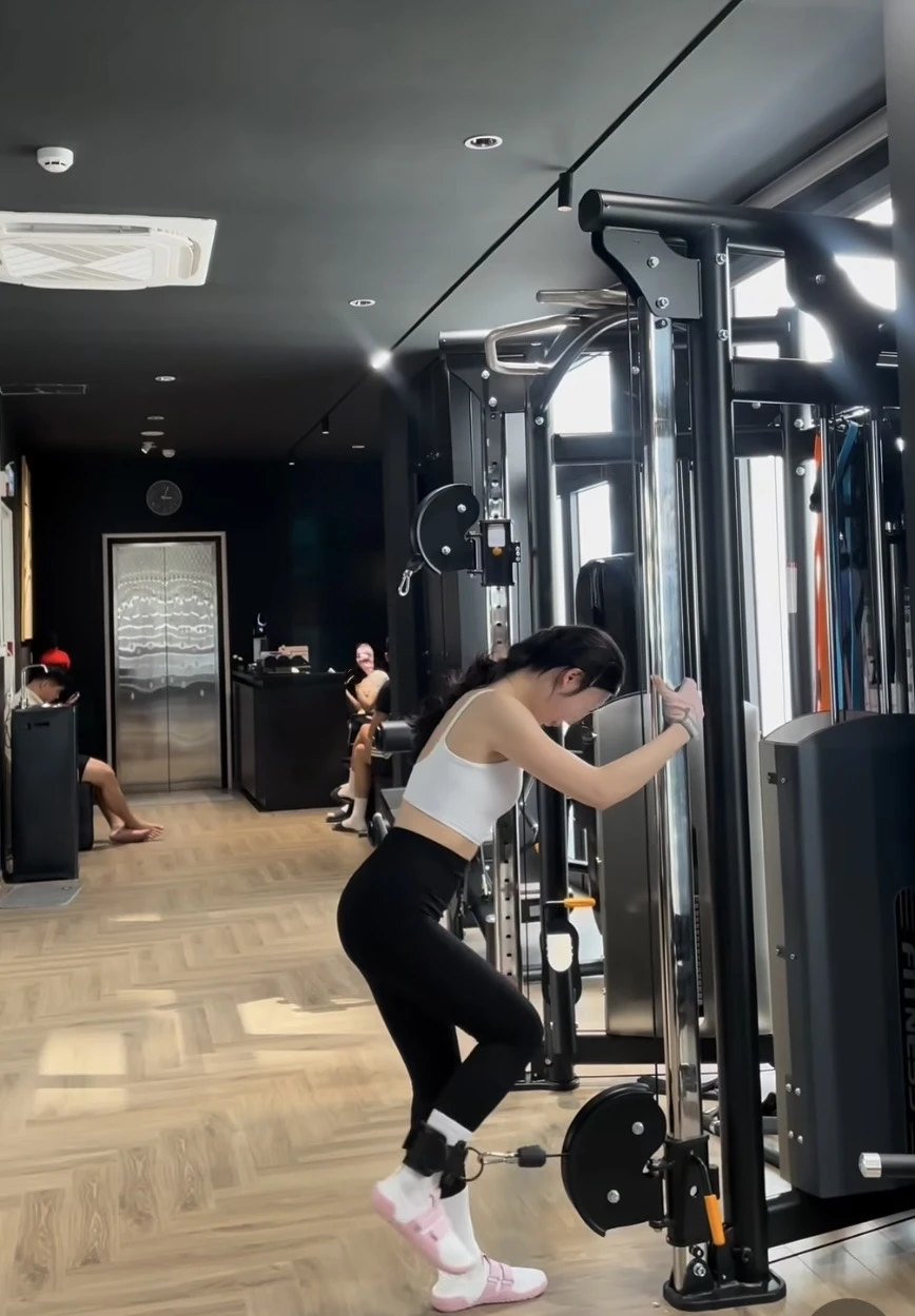 Tranh cãi mô hình phòng gym nữ "private" nhưng huấn luyện viên là nam Tranh cãi mô hình phòng gym nữ "private" nhưng huấn luyện viên là nam