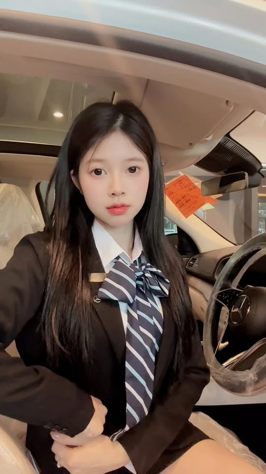 Viral mùa World Cup, hot girl Mercedes "gây mê" người xem với loạt content thú vị Viral mùa World Cup, hot girl Mercedes "gây mê" người xem với loạt content thú vị