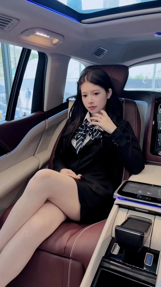 Viral mùa World Cup, hot girl Mercedes "gây mê" người xem với loạt content thú vị Viral mùa World Cup, hot girl Mercedes "gây mê" người xem với loạt content thú vị