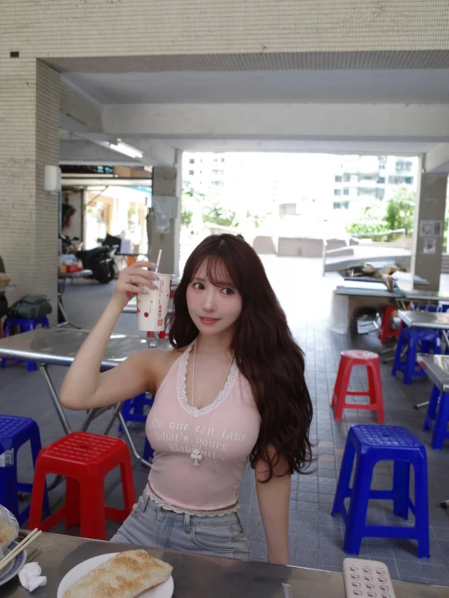 Yua Mikami bất ngờ bị chỉ trích vì dùng sự gợi cảm để kiếm tiền Yua Mikami bất ngờ bị chỉ trích vì dùng sự gợi cảm để kiếm tiền