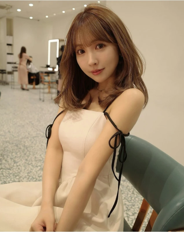 Yua Mikami bất ngờ bị chỉ trích vì dùng sự gợi cảm để kiếm tiền Yua Mikami bất ngờ bị chỉ trích vì dùng sự gợi cảm để kiếm tiền