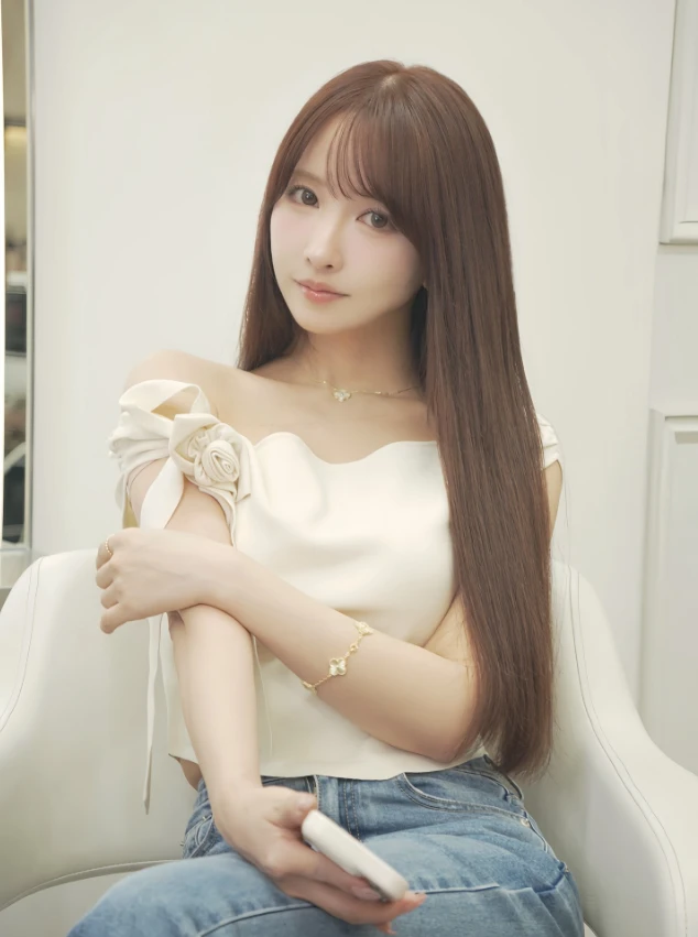Yua Mikami khoe ảnh mới, hút gần 20.000 like, fan khen làm gì cũng gợi cảm