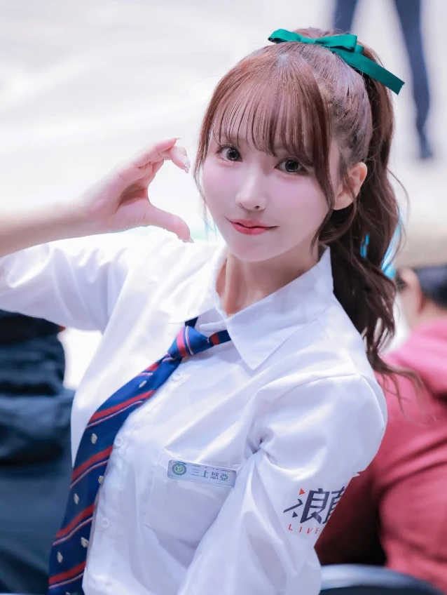 Yua Mikami khoe ảnh mới, hút gần 20.000 like, fan khen làm gì cũng gợi cảm