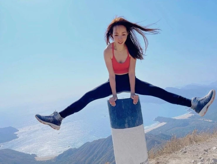 Á hậu Hong Kong nuôi hai con thành tài sau chia tay tỷ phú đào hoa Á hậu Hong Kong nuôi hai con thành tài sau chia tay tỷ phú đào hoa