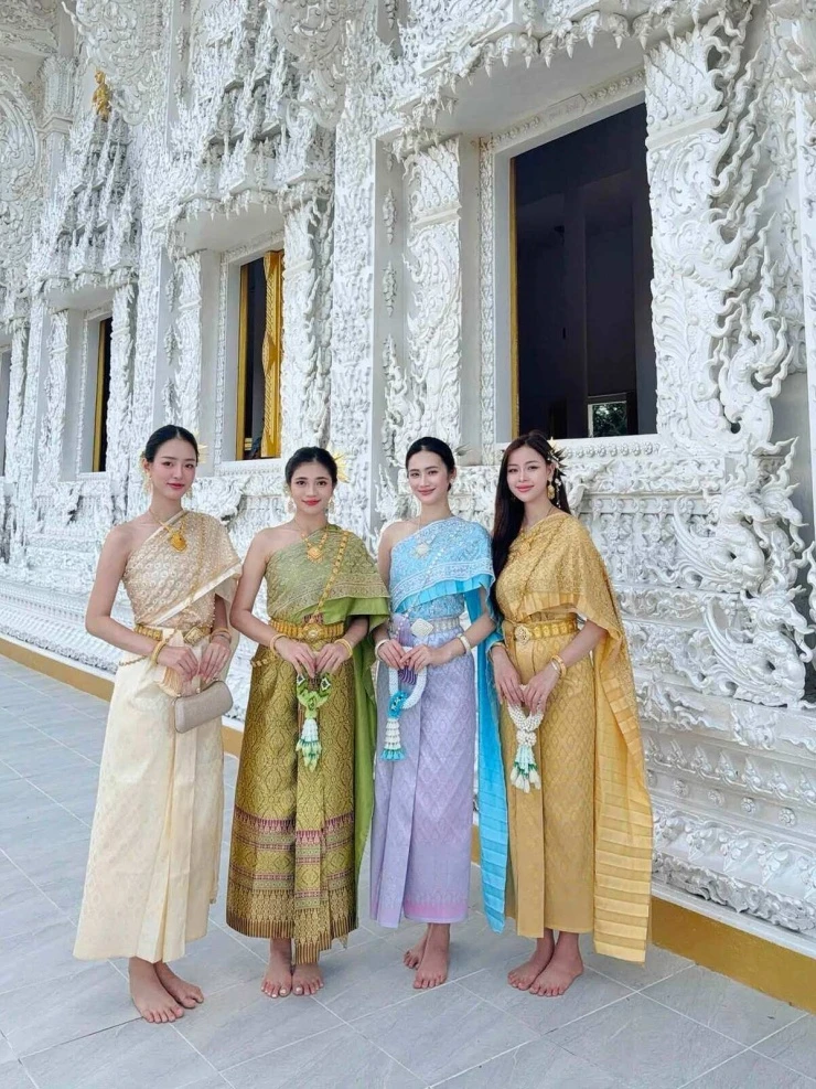 Ảnh sao 10/7: Kim Tuyến thức đợi Đồng Ánh Quỳnh đi làm về muộn Ảnh sao 10/7: Kim Tuyến thức đợi Đồng Ánh Quỳnh đi làm về muộn