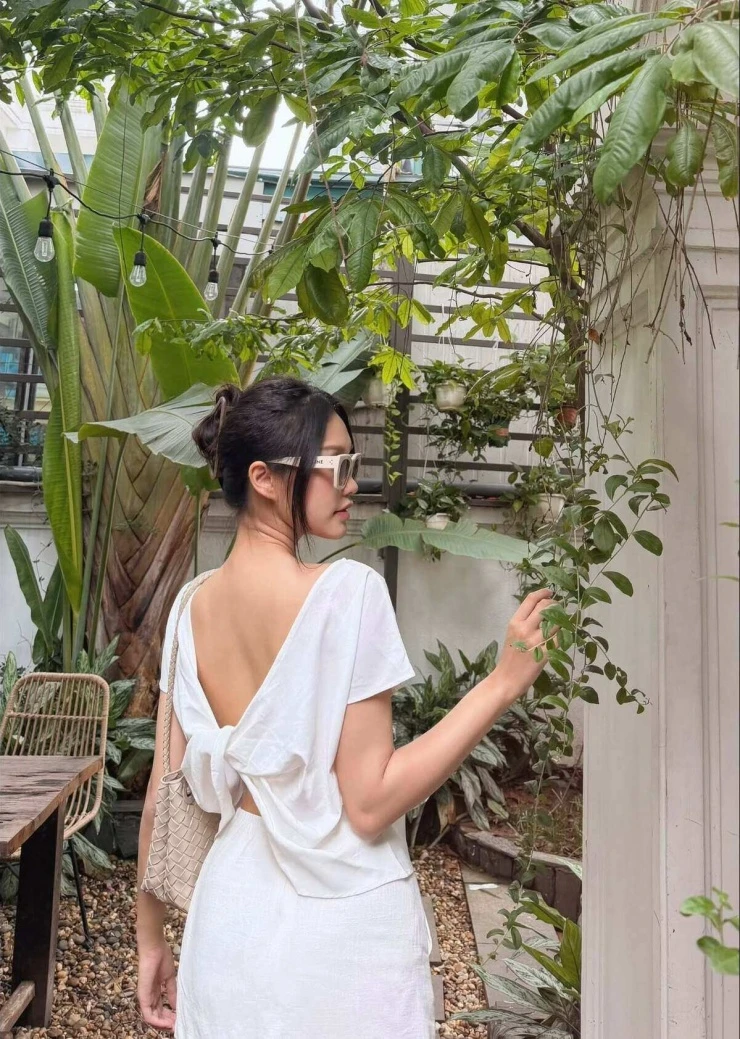 Ảnh sao 17/7: Ngân Hòa tươi tắn sau một năm điều trị suy thận Ảnh sao 17/7: Ngân Hòa tươi tắn sau một năm điều trị suy thận