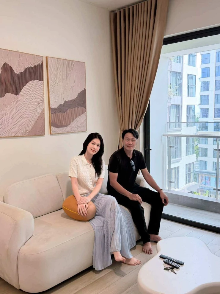 Ảnh sao 18/7: Đoàn Thiên Ân sắm căn nhà đầu tiên để đón bố về ở