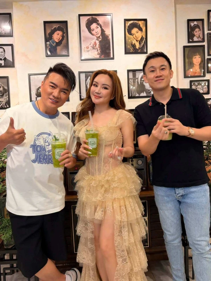 Ảnh sao 18/7: Đoàn Thiên Ân sắm căn nhà đầu tiên để đón bố về ở