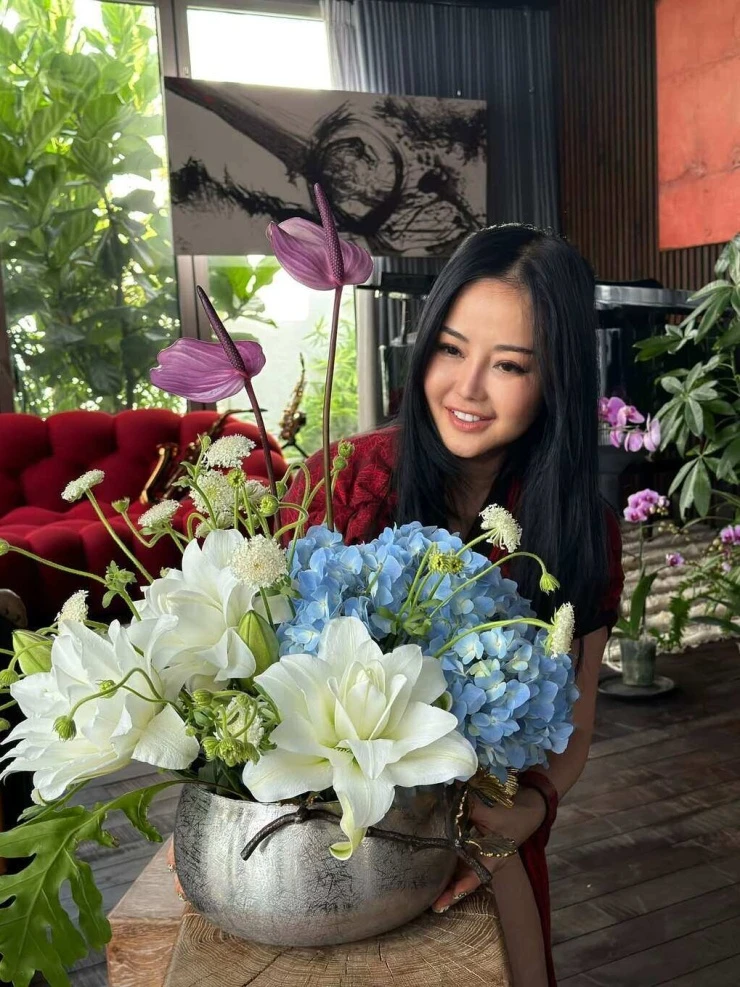 Ảnh sao 21/7: Hồ Ngọc Hà tận hưởng mùa hè lạnh ở Thụy Điển Ảnh sao 21/7: Hồ Ngọc Hà tận hưởng mùa hè lạnh ở Thụy Điển