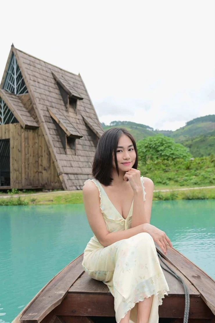 Ảnh sao 21/7: Hồ Ngọc Hà tận hưởng mùa hè lạnh ở Thụy Điển Ảnh sao 21/7: Hồ Ngọc Hà tận hưởng mùa hè lạnh ở Thụy Điển