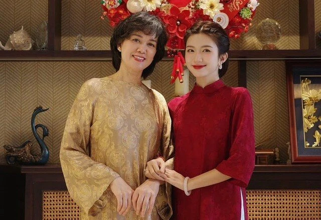 Cháu dâu NSƯT Chí Trung khoe ảnh trên du thuyền, hé lộ tình trạng hôn nhân với chồng thiếu gia