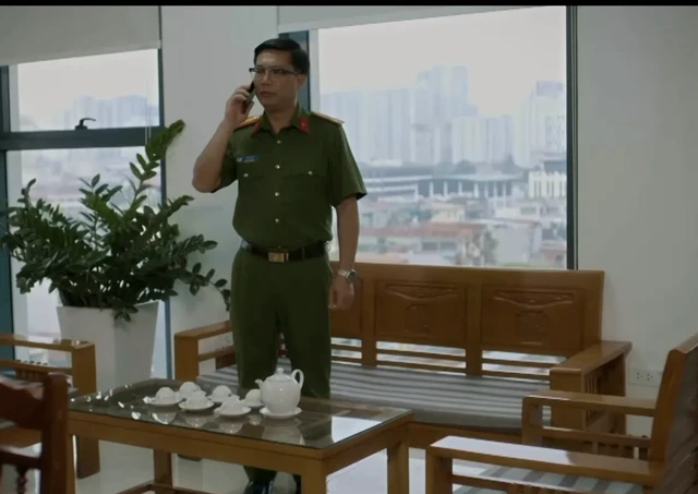 Cương (Duy Hưng) muốn đưa Mai (Việt Hoa) lên làm trùm băng nhóm
