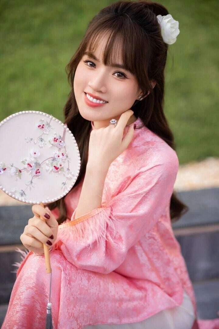 Dàn sao Bước nhảy Xì Tin: Người tái xuất gây sốt, người thành đại gia kín tiếng Dàn sao Bước nhảy Xì Tin: Người tái xuất gây sốt, người thành đại gia kín tiếng