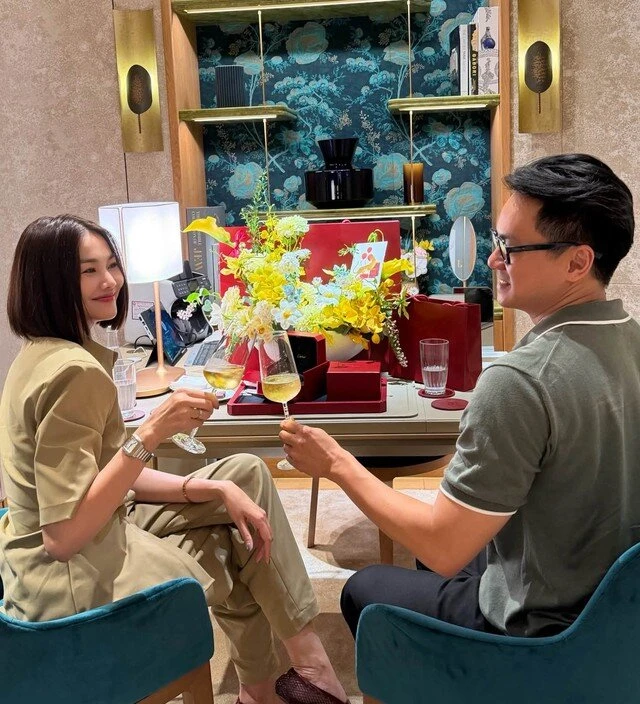 Hà Anh Tuấn gây chú ý trong ngày đặc biệt của Thanh Hằng Hà Anh Tuấn gây chú ý trong ngày đặc biệt của Thanh Hằng