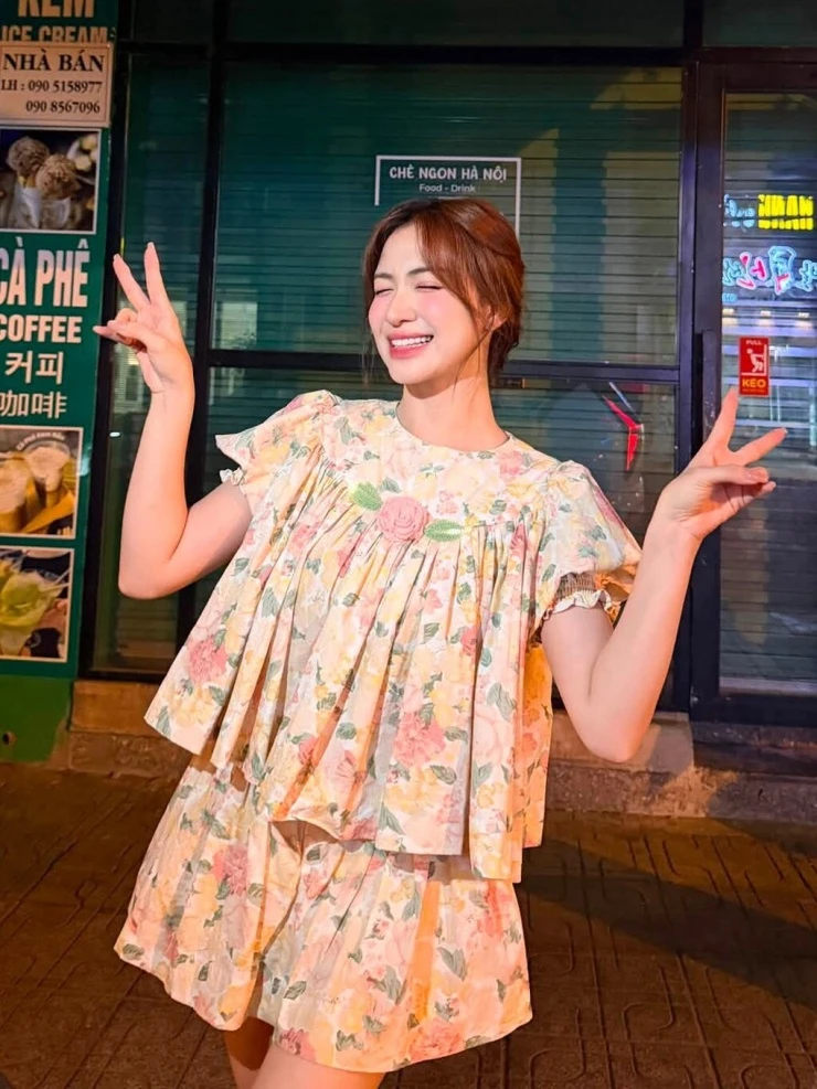 Hòa Minzy bị đồn mang bầu