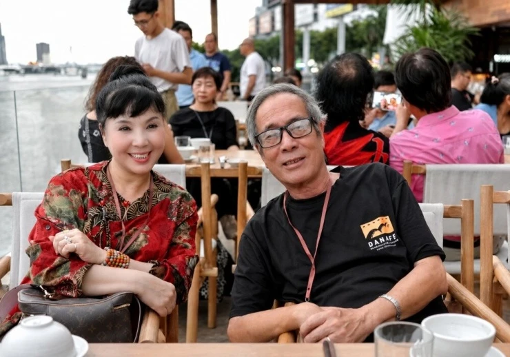 Hôn nhân 40 năm viên mãn dù không có con chung của NSND Lan Hương và chồng đạo diễn Hôn nhân 40 năm viên mãn dù không có con chung của NSND Lan Hương và chồng đạo diễn
